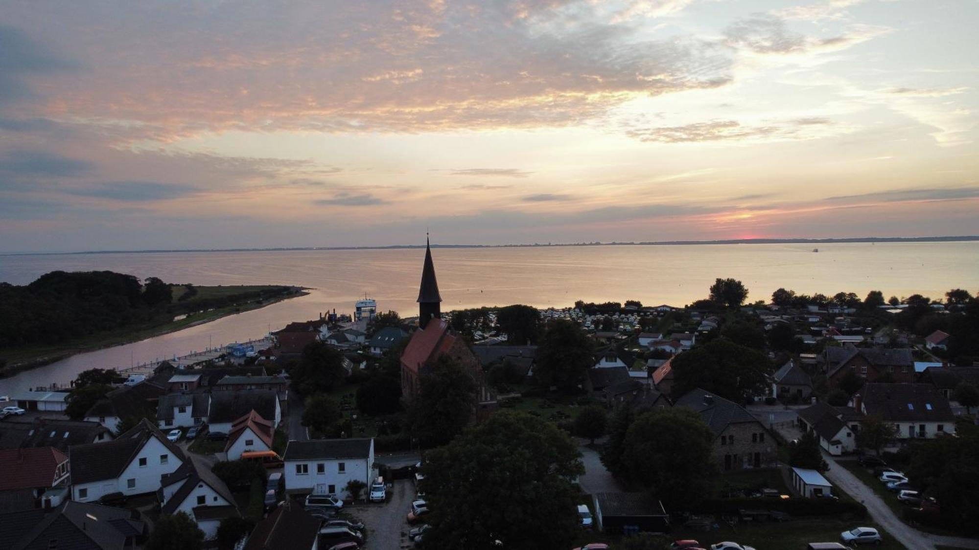 Wohlfuehl-orte24 Am Hafen In Schaprode, Ruegen Appartement *